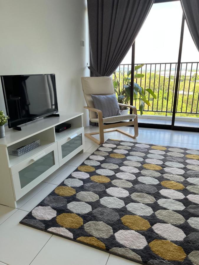 Padiviu Family At Imperio Professional Suite, *